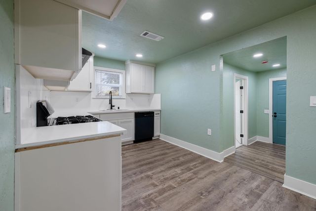 4722 E Florence Avenue, Fresno, CA 93725