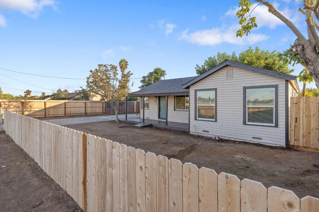 4722 E Florence Avenue, Fresno, CA 93725