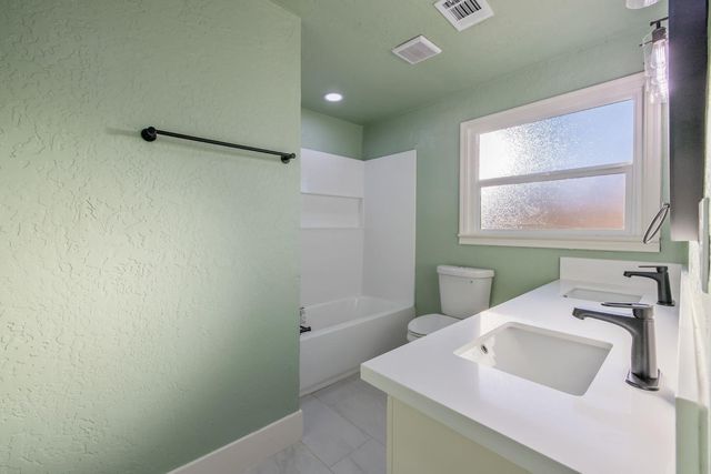 4722 E Florence Avenue, Fresno, CA 93725