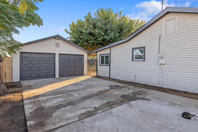 4722 E Florence Avenue, Fresno, CA 93725