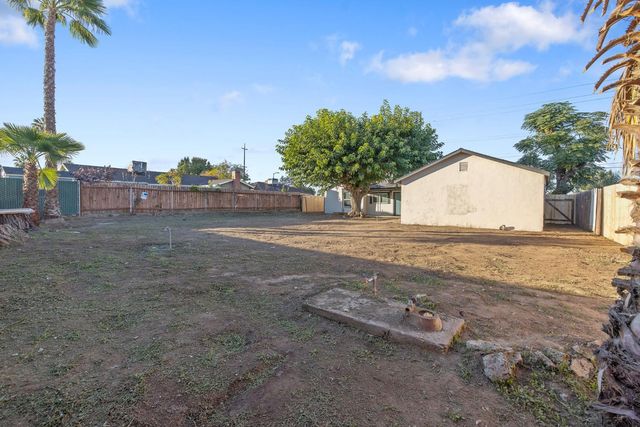 4722 E Florence Avenue, Fresno, CA 93725