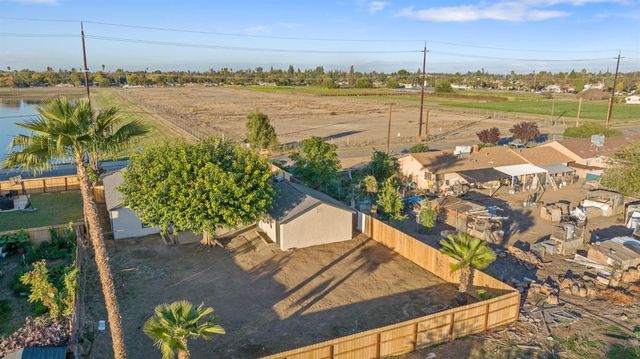 4722 E Florence Avenue, Fresno, CA 93725