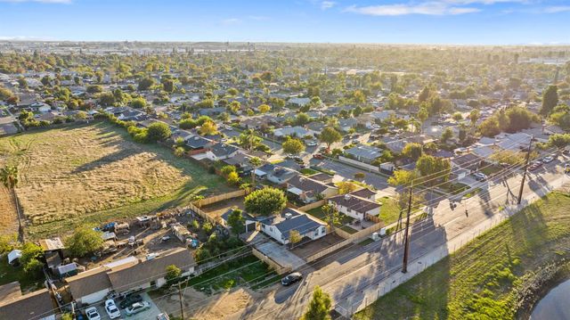 4722 E Florence Avenue, Fresno, CA 93725