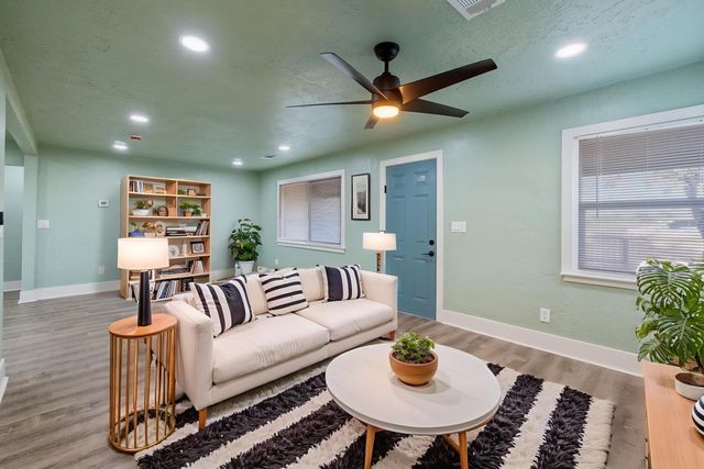 4722 E Florence Avenue, Fresno, CA 93725