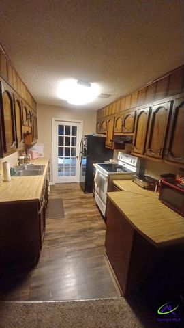 105 Leisure Lake Court, Warner Robins, GA 31088