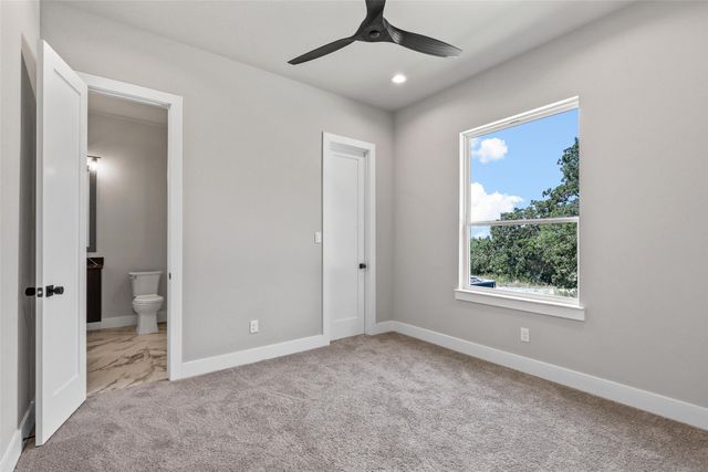 1064 Glenoaks Drive, Weatherford, TX 76088