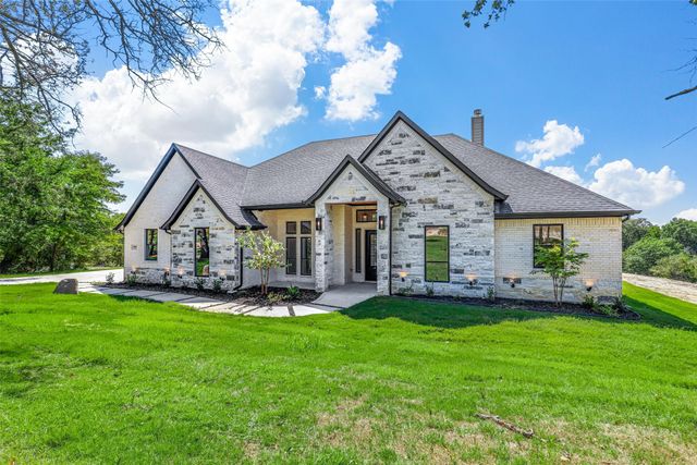 1064 Glenoaks Drive, Weatherford, TX 76088