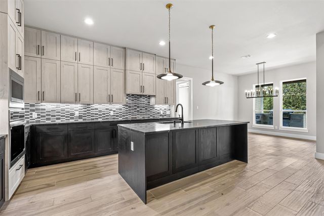 1064 Glenoaks Drive, Weatherford, TX 76088