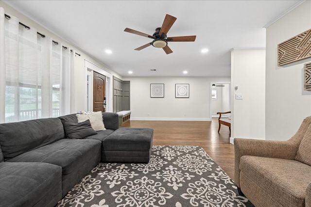 13 W 4th Street, Bixby, OK 74008
