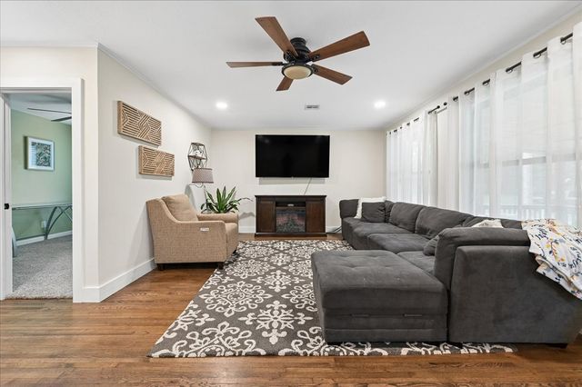 13 W 4th Street, Bixby, OK 74008