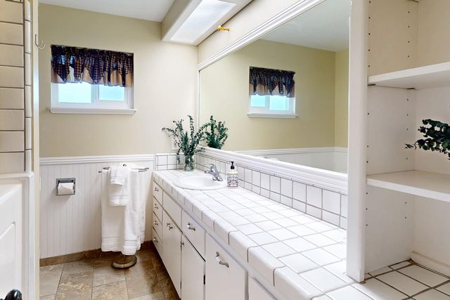 1270 Maple Ave, Yuba City, CA 95991