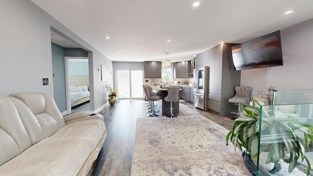 8206 Keeler Avenue, Skokie, IL 60076