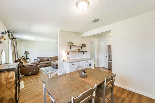 323 Coventry Lane, Alvin, TX 77511