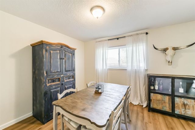 323 Coventry Lane, Alvin, TX 77511