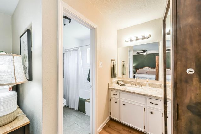 323 Coventry Lane, Alvin, TX 77511