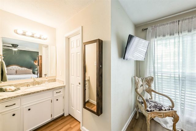 323 Coventry Lane, Alvin, TX 77511