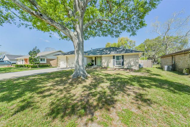 323 Coventry Lane, Alvin, TX 77511