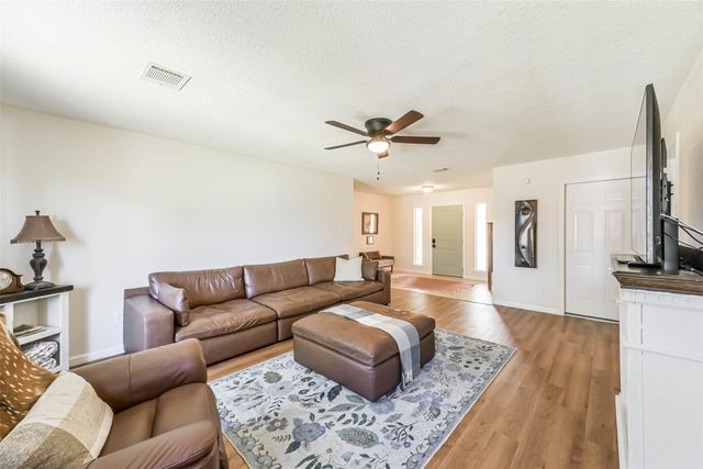 323 Coventry Lane, Alvin, TX 77511