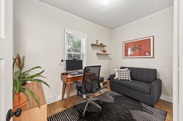 898 Juno Avenue, Saint Paul, MN 55102