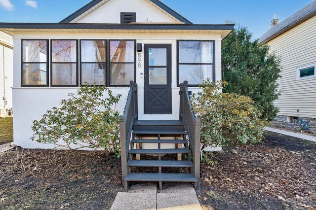 898 Juno Avenue, Saint Paul, MN 55102