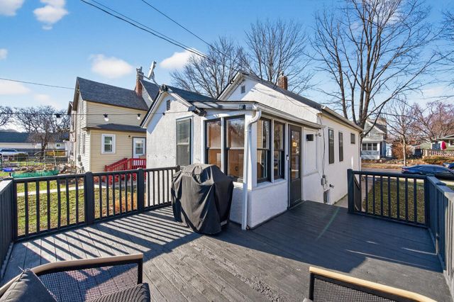 898 Juno Avenue, Saint Paul, MN 55102