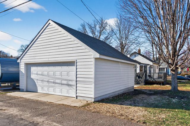 898 Juno Avenue, Saint Paul, MN 55102