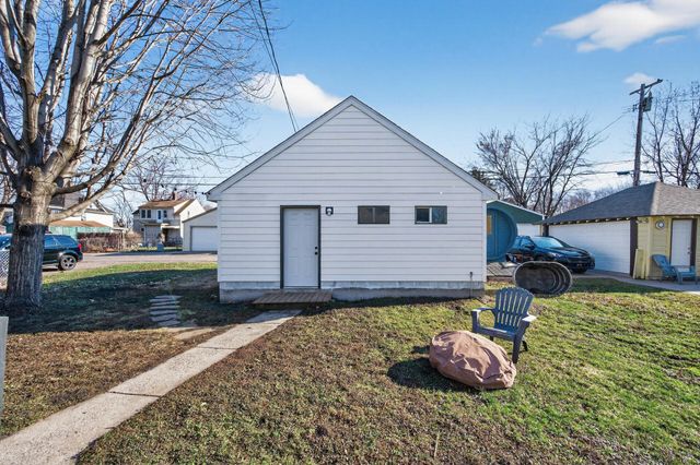 898 Juno Avenue, Saint Paul, MN 55102