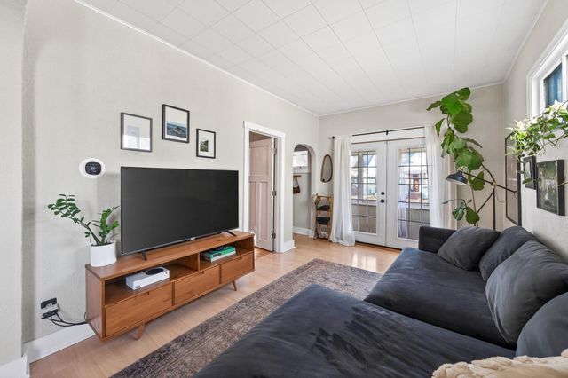 898 Juno Avenue, Saint Paul, MN 55102