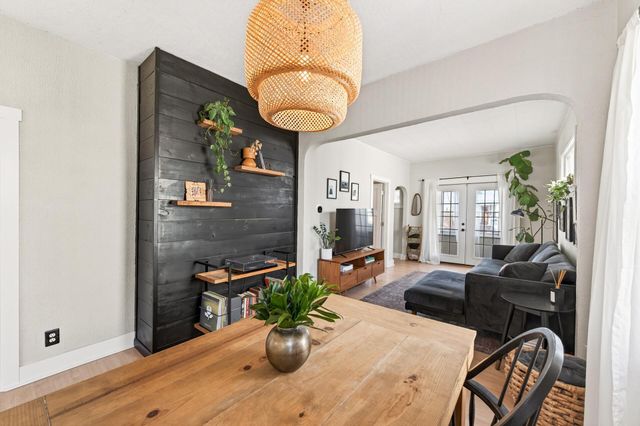 898 Juno Avenue, Saint Paul, MN 55102