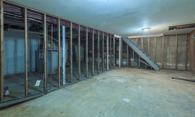 1 Pine Hill Terrace, Old Brookville, NY 11545