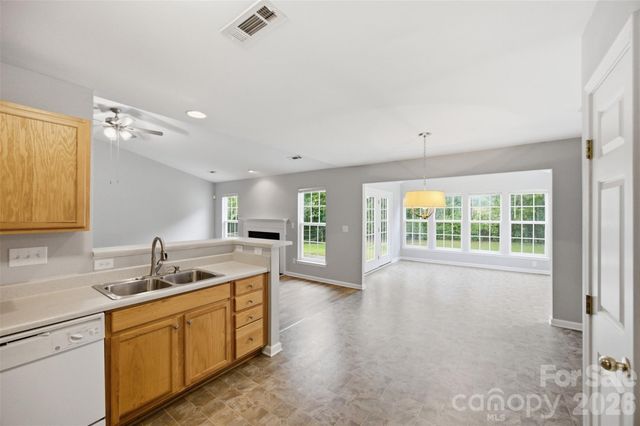 325 Dutchmans Meadow Drive, Mount Holly, NC 28120