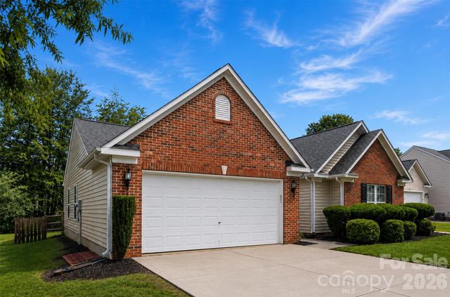 325 Dutchmans Meadow Drive, Mount Holly, NC 28120