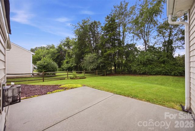 325 Dutchmans Meadow Drive, Mount Holly, NC 28120