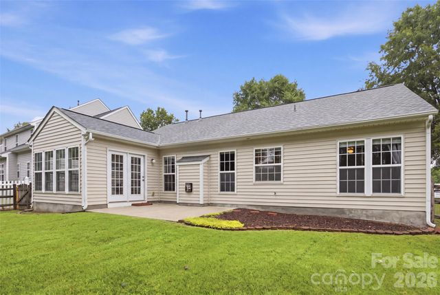 325 Dutchmans Meadow Drive, Mount Holly, NC 28120