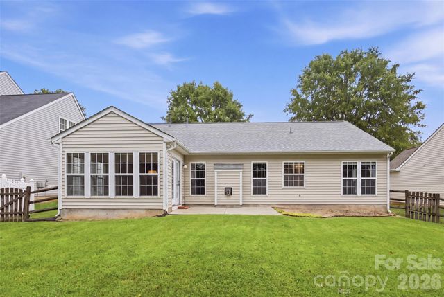 325 Dutchmans Meadow Drive, Mount Holly, NC 28120