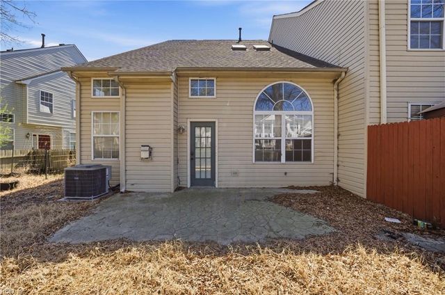 2003 Augusta CT, Suffolk, VA 23435