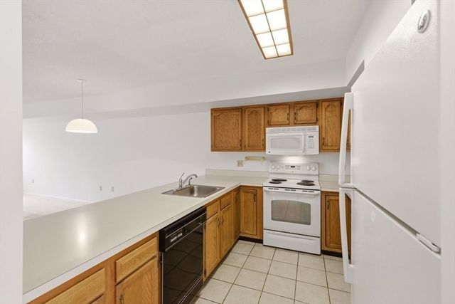 6 Teal Circle 6, Walpole, MA 02081