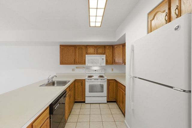 6 Teal Circle 6, Walpole, MA 02081