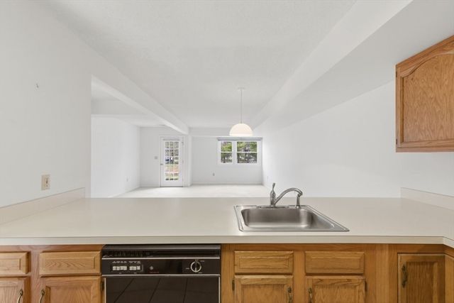 6 Teal Circle 6, Walpole, MA 02081