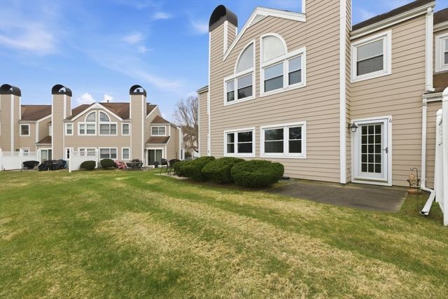 6 Teal Circle 6, Walpole, MA 02081