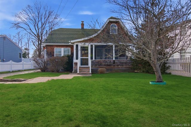 415 4th Street, East Northport, NY 11731