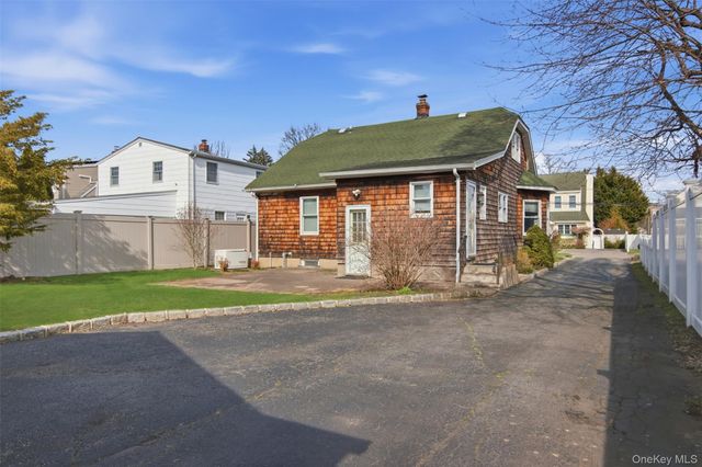 415 4th Street, East Northport, NY 11731