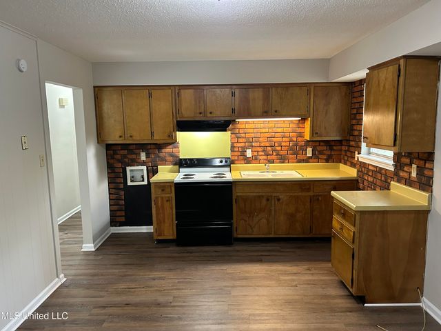 8105 Elmbrook Drive, Southaven, MS 38671