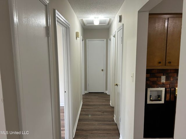 8105 Elmbrook Drive, Southaven, MS 38671