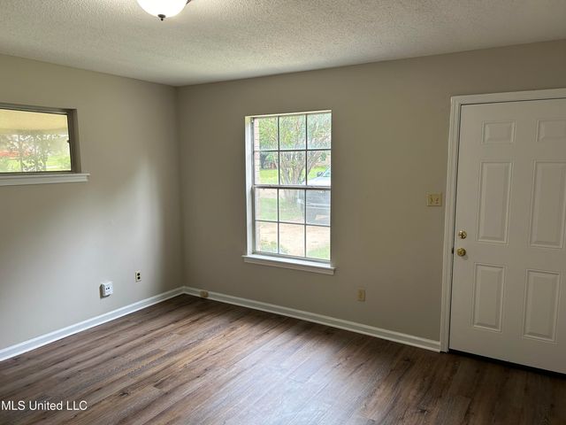 8105 Elmbrook Drive, Southaven, MS 38671