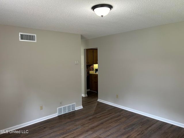 8105 Elmbrook Drive, Southaven, MS 38671