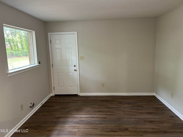 8105 Elmbrook Drive, Southaven, MS 38671