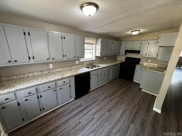 27 ardmore, Little Rock, AR 72209