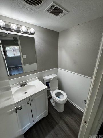 27 ardmore, Little Rock, AR 72209