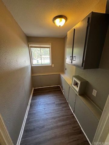27 ardmore, Little Rock, AR 72209